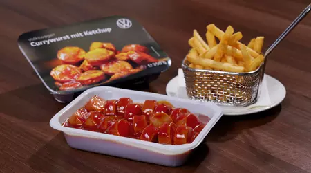 Den legendariska Volkswagen Currywurst kommer att finnas på hyllorna i tyska mataffärer i en uppdaterad form