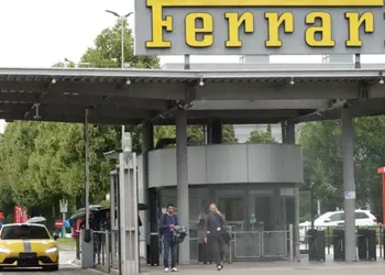 Xiaomi SU7 Ultra sedd vid Ferraris ...