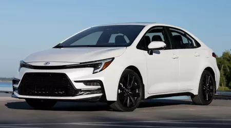 Toyota Corolla 2026 i USA avskaffar den analoga instrumentpanelen och hybriden får fyrhjulsdrift