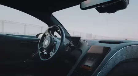 BYD har demonstrerat hur autopiloten "God's Eye" kör en superbil på en racerbana