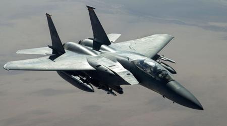 USA får senaste F-15E med system för elektronisk krigföring
