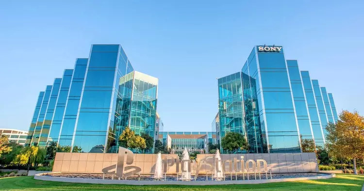 Medan andra lider av tullar, blir ...