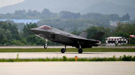 Sydkorea har beslutat att utöka sin flotta av femte generationens stridsflygplan av typen F-35 Lightning II