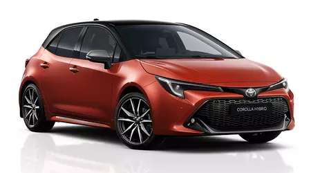 Toyota har visat upp Corolla 2025 i en ny Metal Oxide-färg, men det är inte den enda uppdateringen av modellen