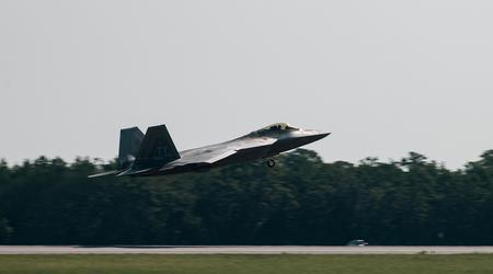 De återstående femte generationens F-22 Raptor-plan från Tyndall, som förstördes av orkanen Michael, flyttas till Virginia