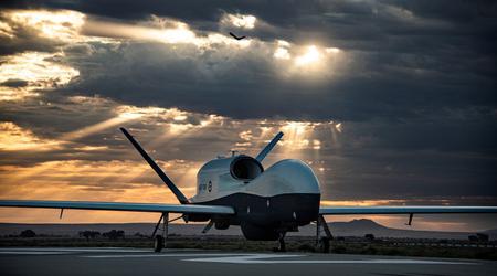 Australien kommer att köpa en fjärde MQ-4C Triton spaningsdrönare till en kostnad av mer än 100 miljoner dollar, som kan stiga till höjder på mer än 15 kilometer och flyga i 30 timmar i hastigheter på 575 kilometer i timmen