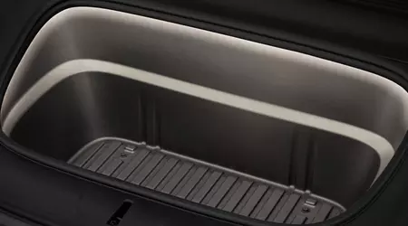 Tesla har börjat sälja LED-list för framklippan på Model 3 och Model Y