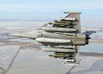 Ukrainska F-16-stridsflygplan kommer att kunna bära ...
