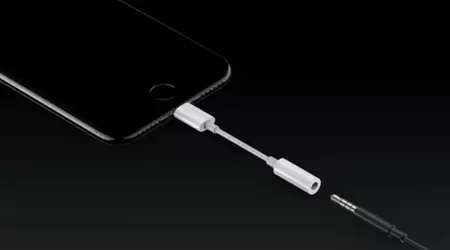 Apple upphör med Lightning-adapter för 3,5 mm hörlursuttag som följde med iPhone 7 2016