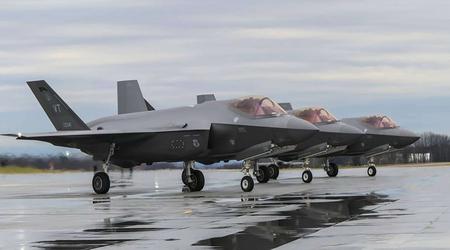 Tyndall Air Force Base har fått sin första leverans av femte generationens stridsflygplan F-35 Lightning II för att uppnå luftherravälde