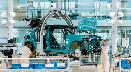 VW sänker chefernas löner med 10 procent under två år