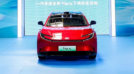 FAW-Toyota bZ5 med BYD Blade-batterier har rullat av produktionslinjen i Kina