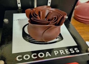Choklad utskriven på en 3D-skrivare i ...