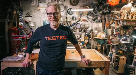 MythBusters-stjärnan Adam Savage testade AirPods Pro 2-hörlurarna som hörapparat och var nöjd (video)