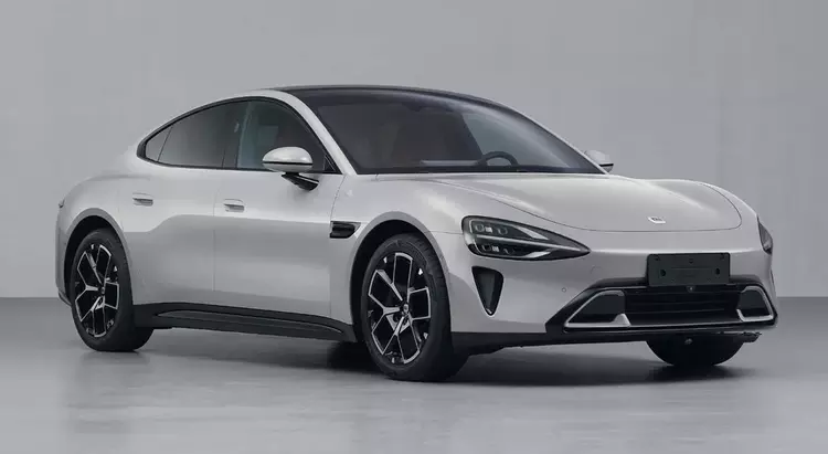 Xiaomi SU7 avslöjas först i högkvalitativa ...