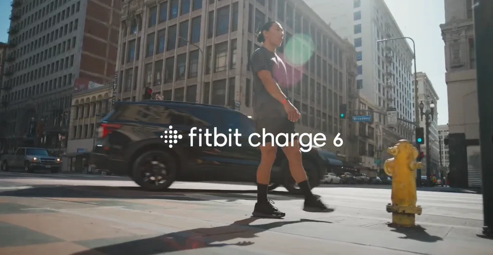 Fitbit lanserade sportarmbandet Charge 6 med en taktil knapp på sidan och Google-tjänster, till ett pris av 160 USD