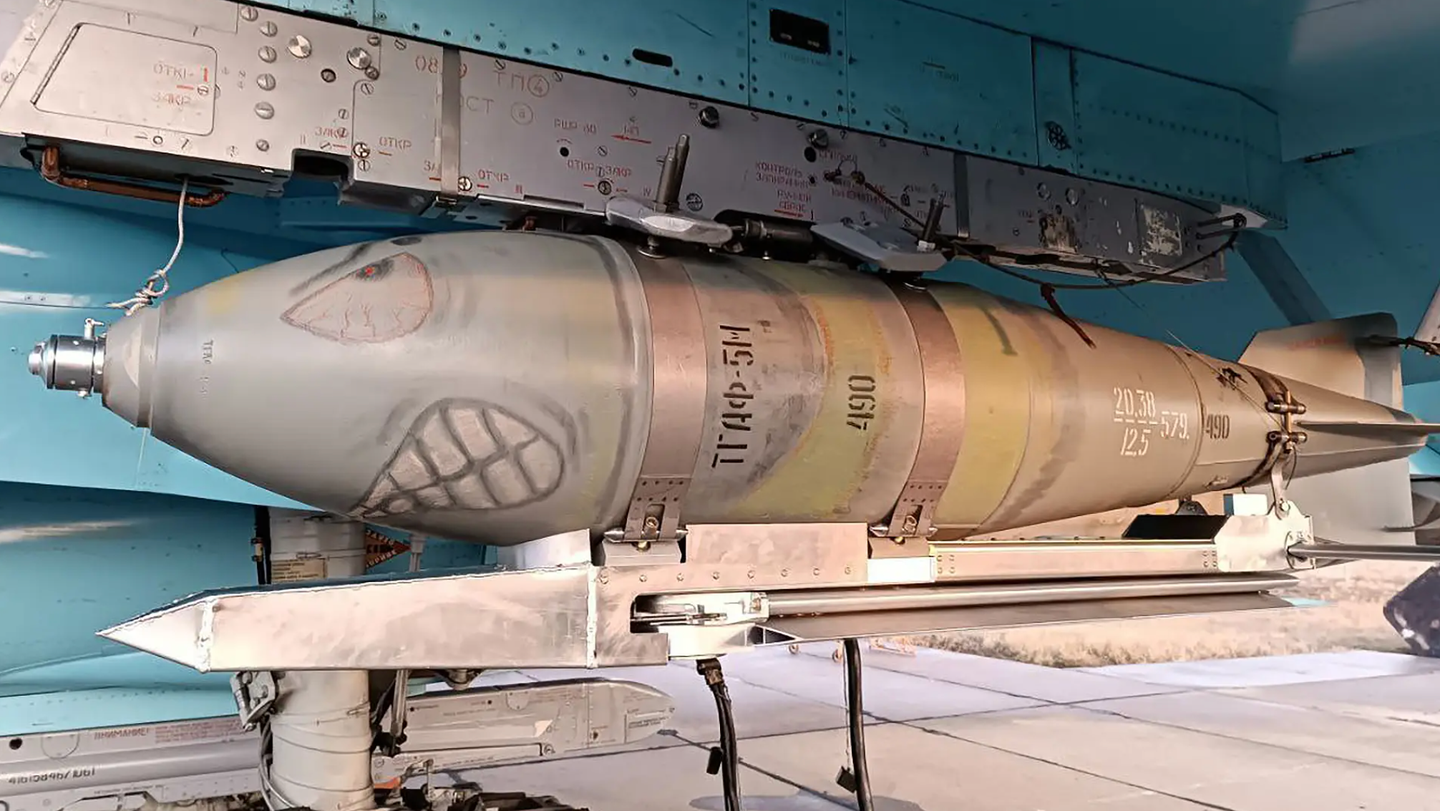 Den ryska motsvarigheten till JDAM smart bomb har fått Kometa-M-modulen från Orlan-drönaren för att ta emot en signal under förhållanden med motåtgärder från elektroniska krigföringsmedel