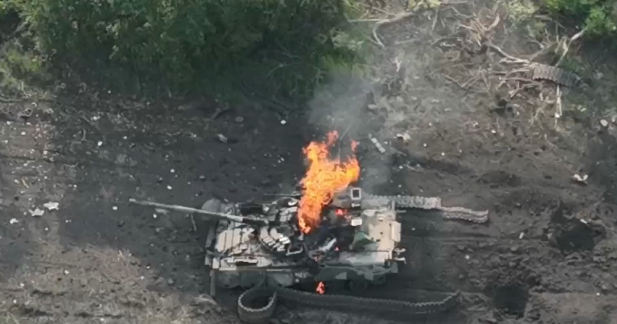 Ukrainas väpnade styrkor förstör ytterligare en rysk T-80BV stridsvagn