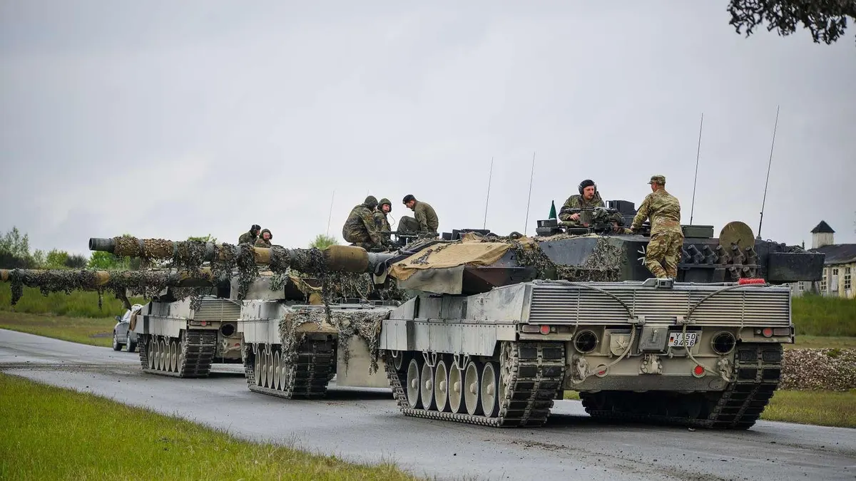 Ukrainas väpnade styrkor visar en sällsynt video av en tysk Leopard 2A6 stridsvagn som opererar på frontlinjen