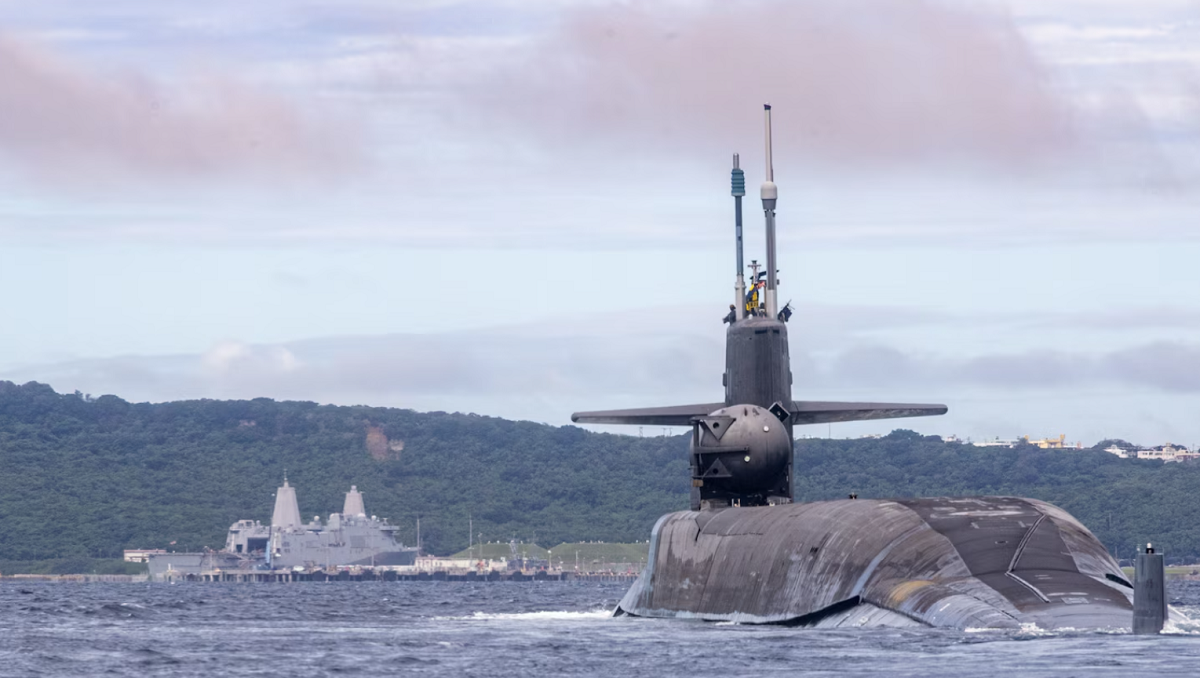 Den kärnkraftsdrivna ubåten USS Michigan med 154 Tomahawk kryssningsrobotar anländer till Sydkorea för första gången sedan 2017