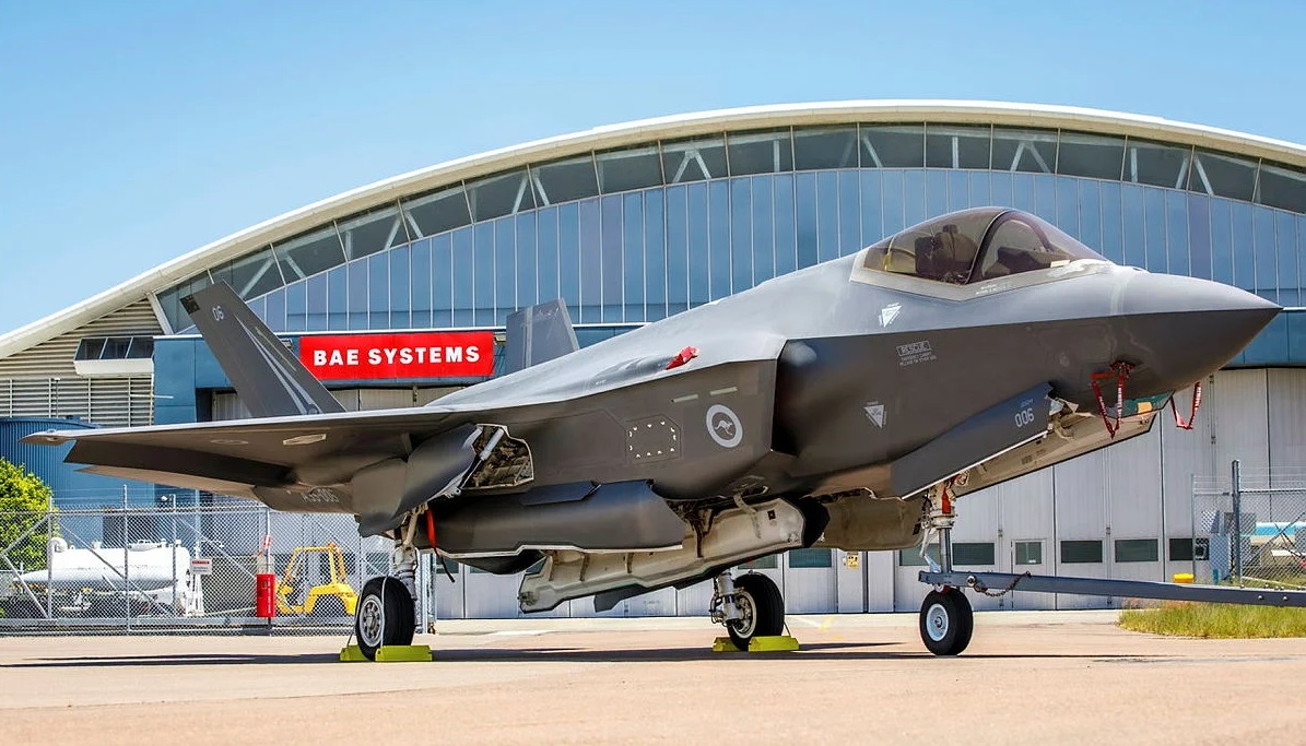 Australien kanske inte köper 28 F-35A på grund av moderniseringen av F/A-18 Super Hornet, utvecklingen av drönaren MQ-28 Ghost Bat och uppkomsten av sjätte generationens stridsflygplan.