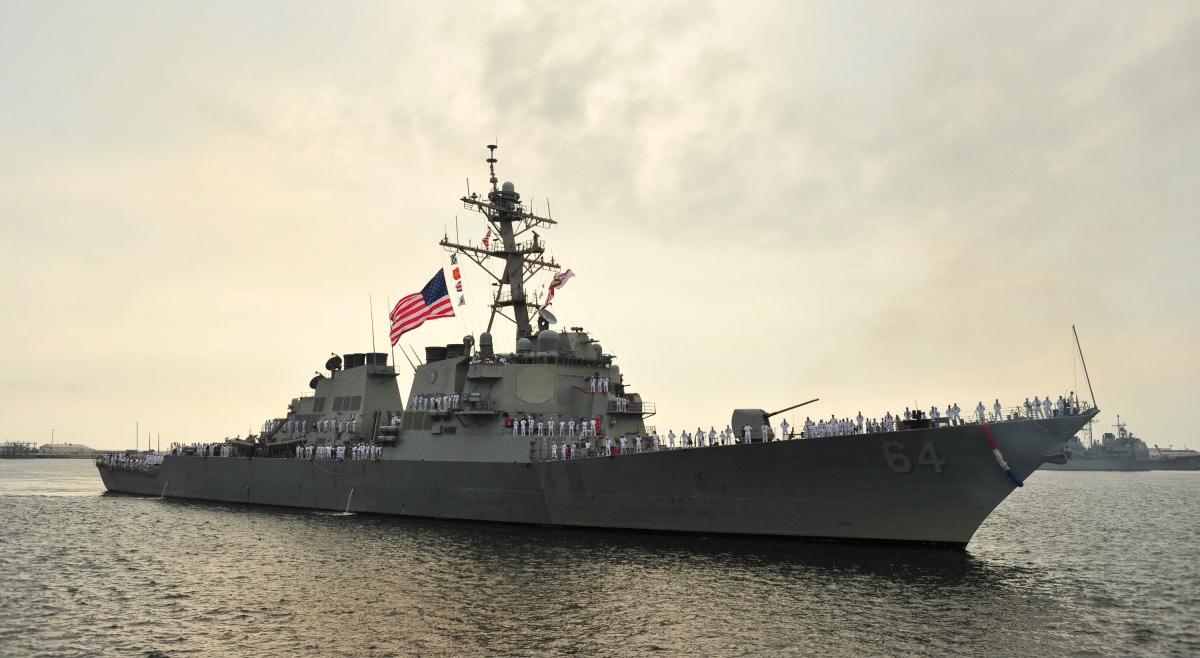 Den amerikanska jagaren USS Carney kunde ha attackerats av Husis - fartyget i Arleigh Burke-klassen lyckades genskjuta alla avfyrade missiler