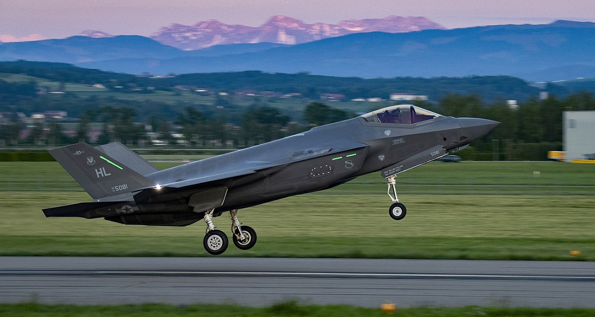 Lockheed Martin erhöll 746,3 miljoner dollar för att arbeta på ett kontrakt för att leverera F-35 Lightning II stridsflygplan till Schweiz