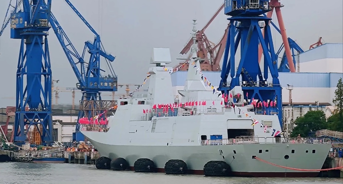 Hudong Zhonghua Shipbuilding har sjösatt den första eldrivna fregatten för styrda missiler av typ 054B för den kinesiska flottan