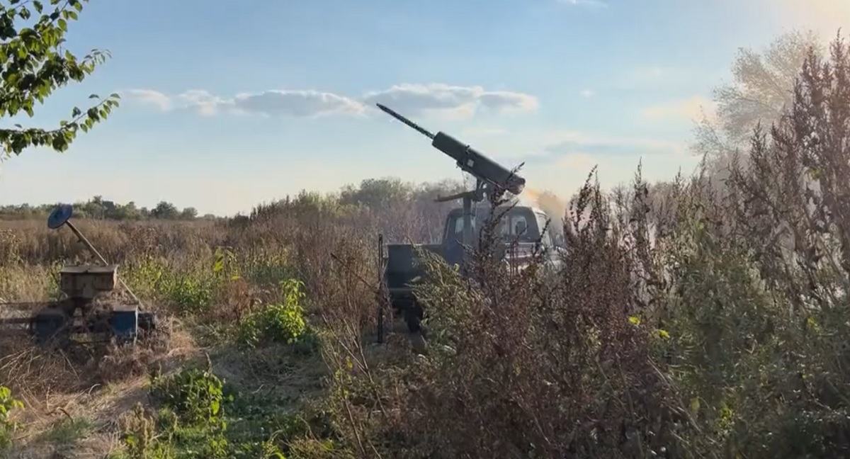 Den ukrainska militären har skapat ett improviserat multipelraketkastarsystem från en LAU-131 flygplansraket och Hydra 70 ostyrda raketer på grundval av ett terrängfordon