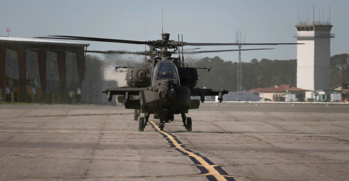 Den amerikanska armén och Boeing kan inte lösa ett problem med generatorer i AH-64E Apache attackhelikoptrar som gör att cockpit fylls med rök