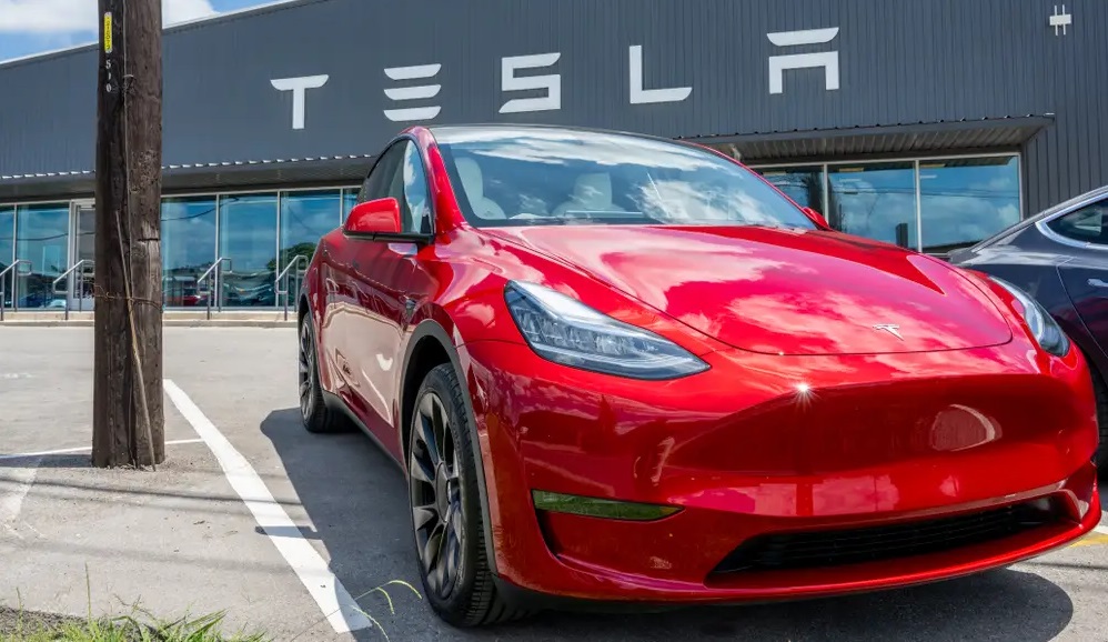 Tesla är fortfarande det säkraste bilmärket trots 95 dödsfall på grund av Autopilot och bränder