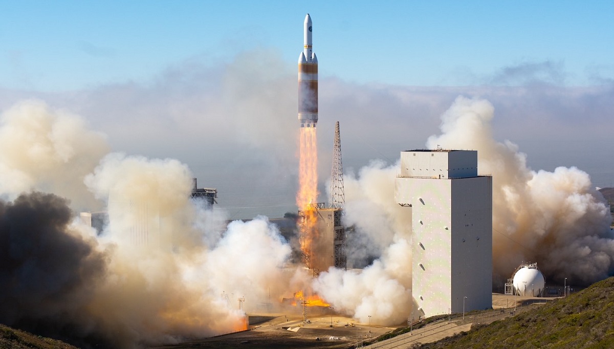 En ULA Delta IV Heavy-raket har slutfört sitt näst sista uppdrag i raketens historia och skickat upp en hemlig amerikansk spionsatellit i omloppsbana