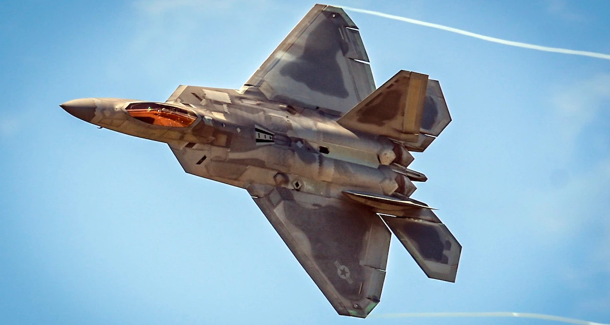 USA:s flygvapen kan återigen inte pensionera 32 gamla F-22 Raptor stridsflygplan för att spara miljarder dollar