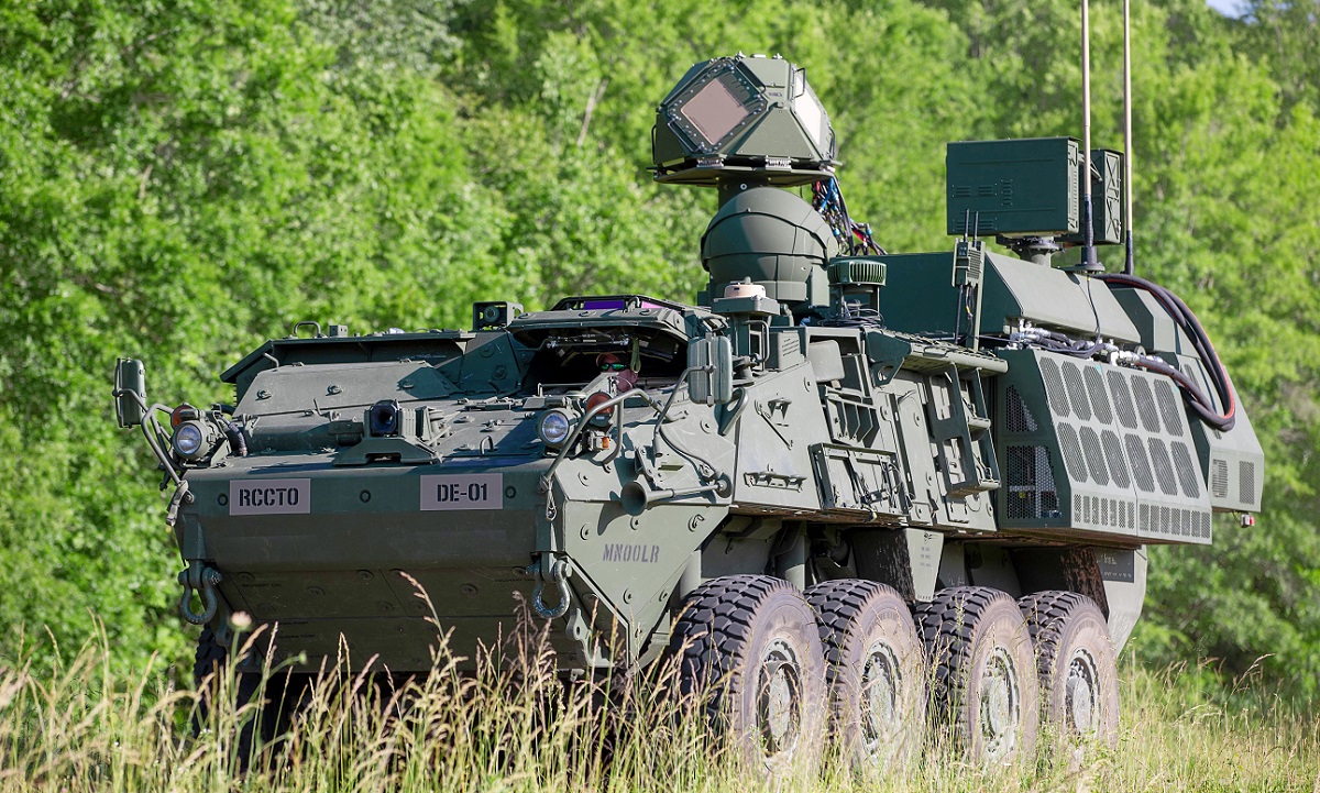 Stryker pansarfordon kommer att få ett 50W DE M-SHORAD laservapen för att förstöra missiler, flygplan, helikoptrar och drönare