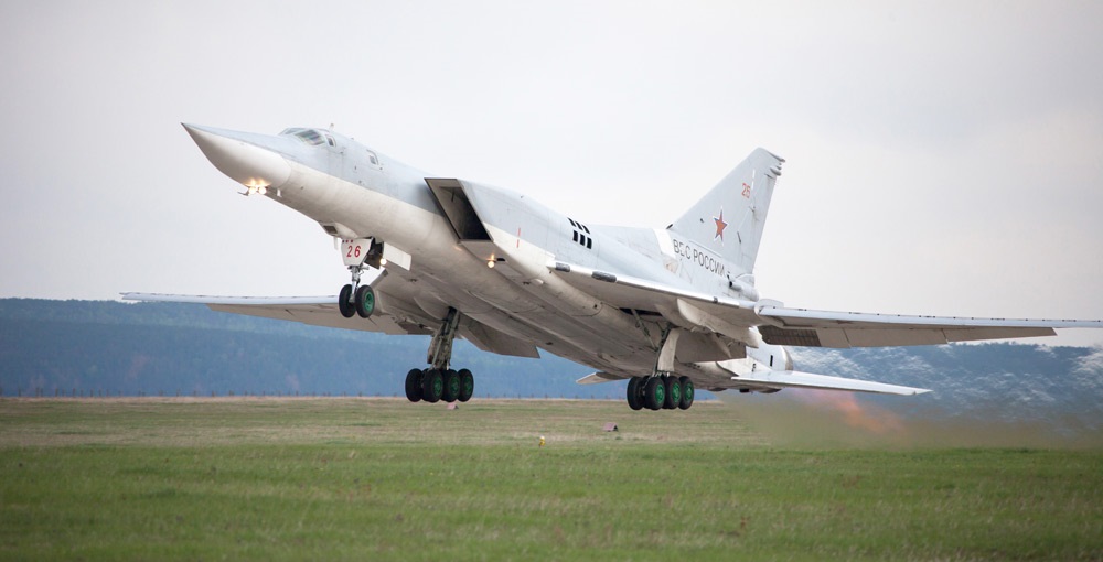 En drönare attackerade en rysk flygbas 215 kilometer från Ukraina - flygfältet är hem för överljudsbombplan med kärnvapenkapacitet av typen Tu-22M3
