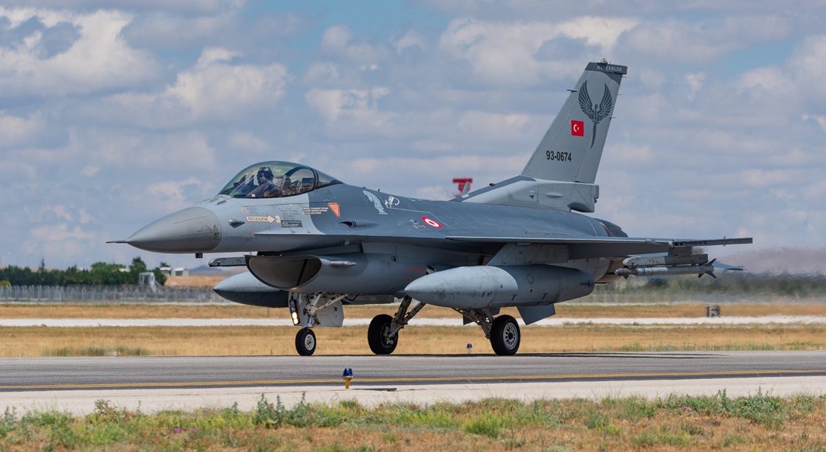 Turkiet utrustar F-16 Fighting Falcon-jaktplan med ATMACA sjömålsrobotar