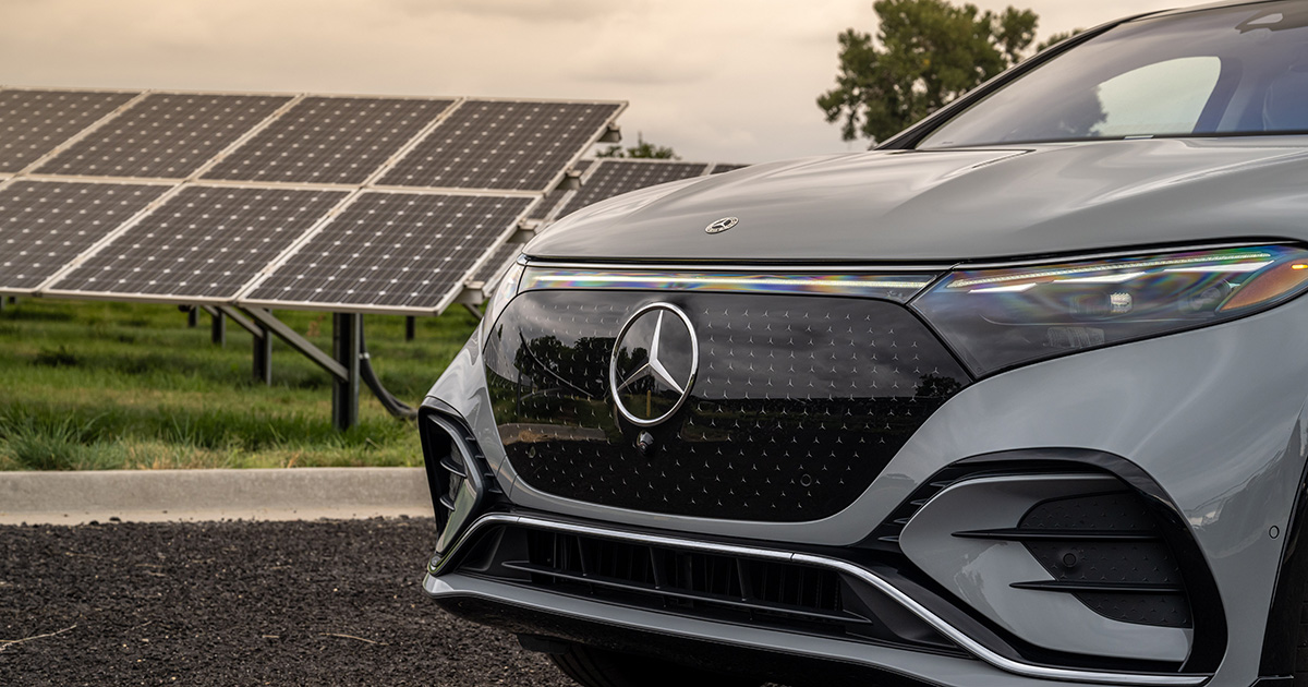 Mercedes-Benz experimenterar med en färg som kommer att driva elbilar med solenergi