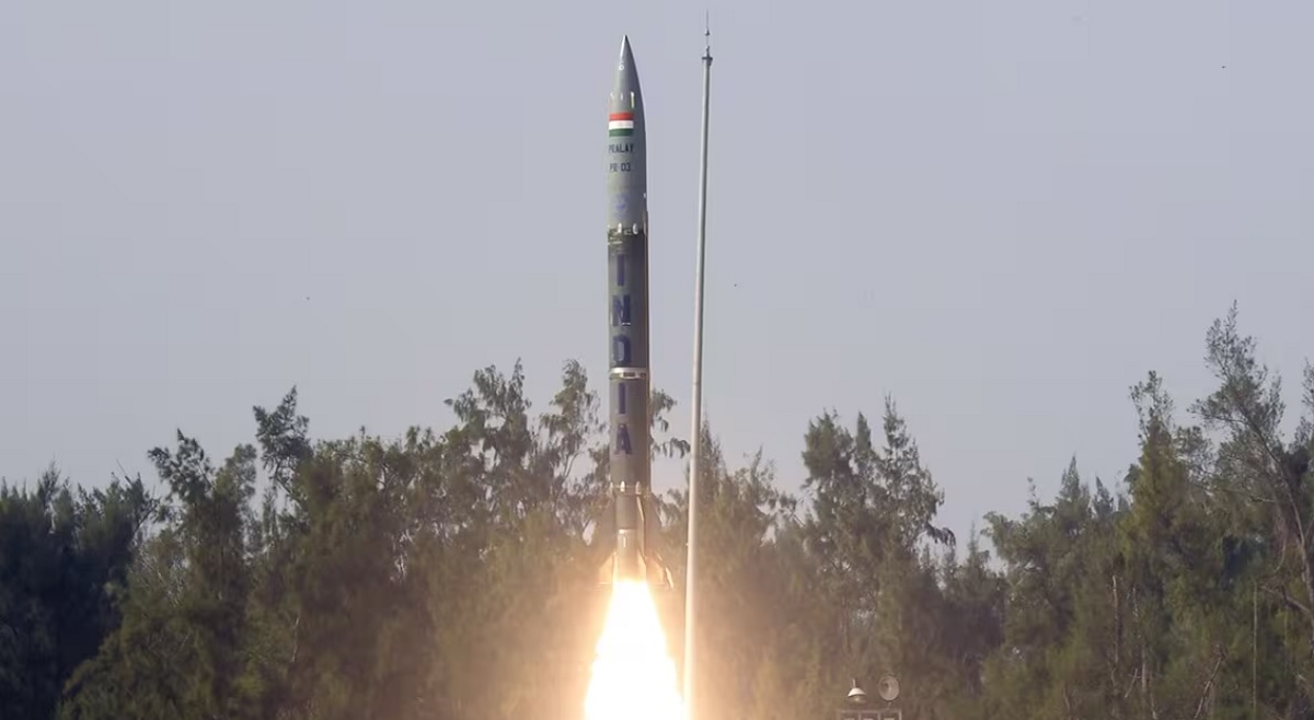 Den indiska armén har beställt ballistiska missiler av typen Pralay med en räckvidd på upp till 500 km och hastigheter på över 7 400 km/h i slutfasen av flygningen