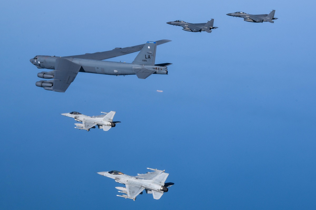Kärnvapenbombplanen B-52H Stratofortress återvänder till Republiken Korea för övningar med stridsflygplanen F-35A, F-16, F-15E och KF-16