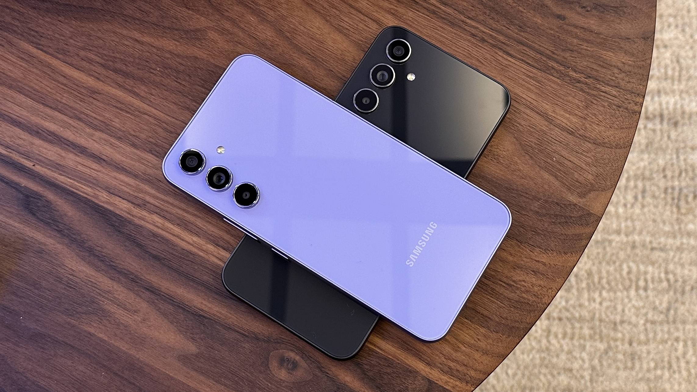 Samsung Galaxy A54 har börjat uppdateras till One UI 6.1