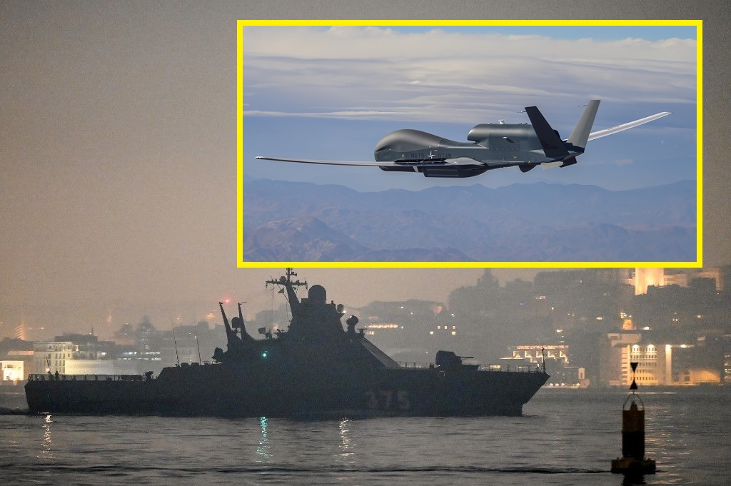 Ett israeliskt fartyg eskorterat av en amerikansk RQ-4 Global Hawk strategisk drönare och ett P-8 Poseidon antiubåtsflygplan bröt den ryska blockaden i Svarta havet