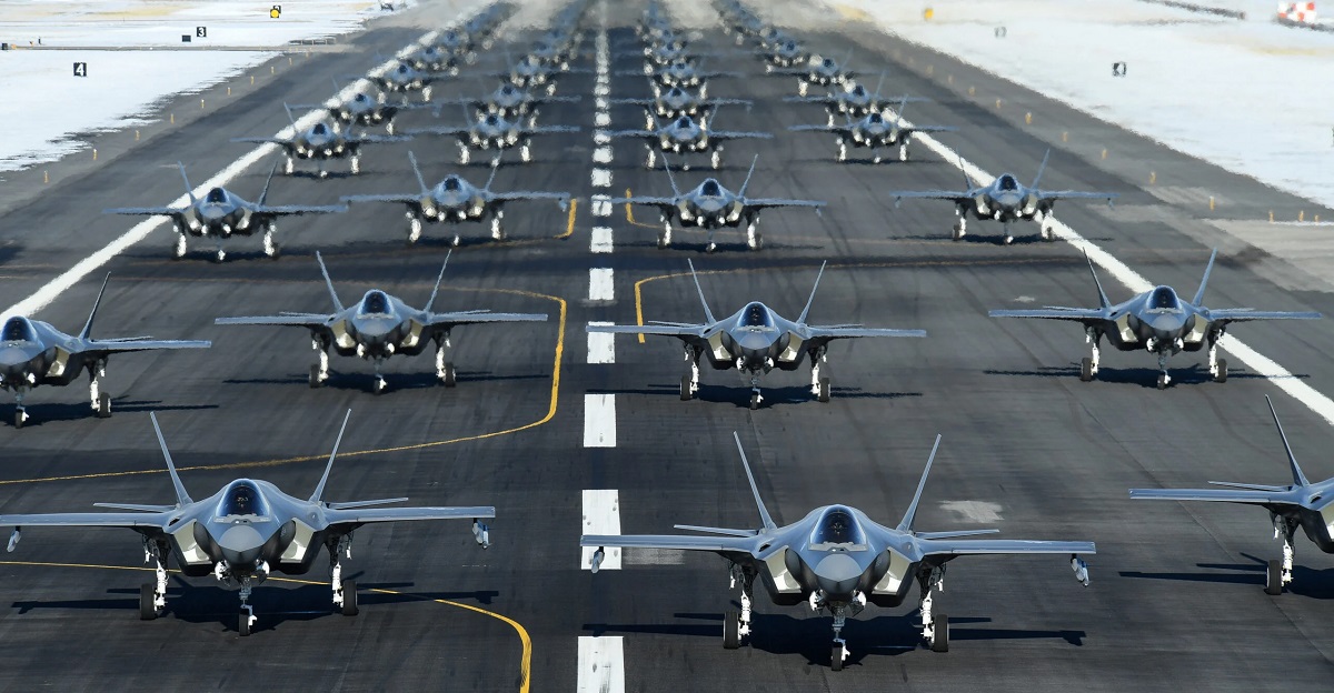 Tjeckien godkänner plan att köpa två dussin femte generationens F-35 Lightning II stridsflygplan till en kostnad av 5 miljarder USD