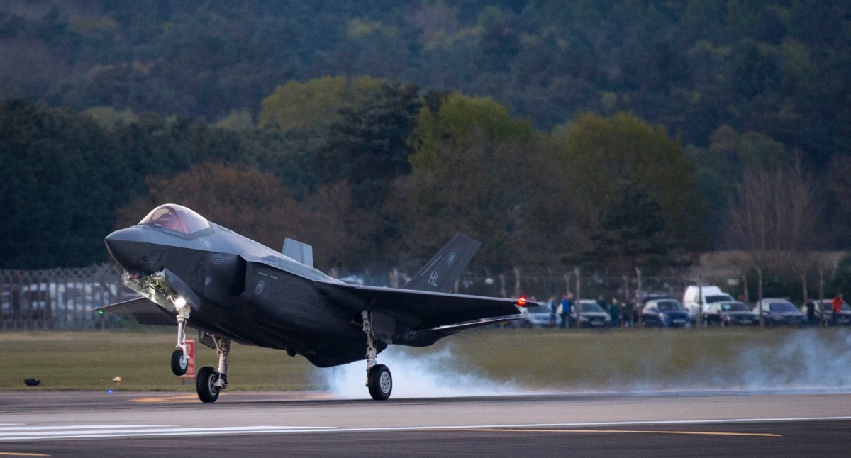 USA kommer att skicka femte generationens F-35 Lightning II stridsflygplan, som kan bära kärnvapen, till Storbritannien