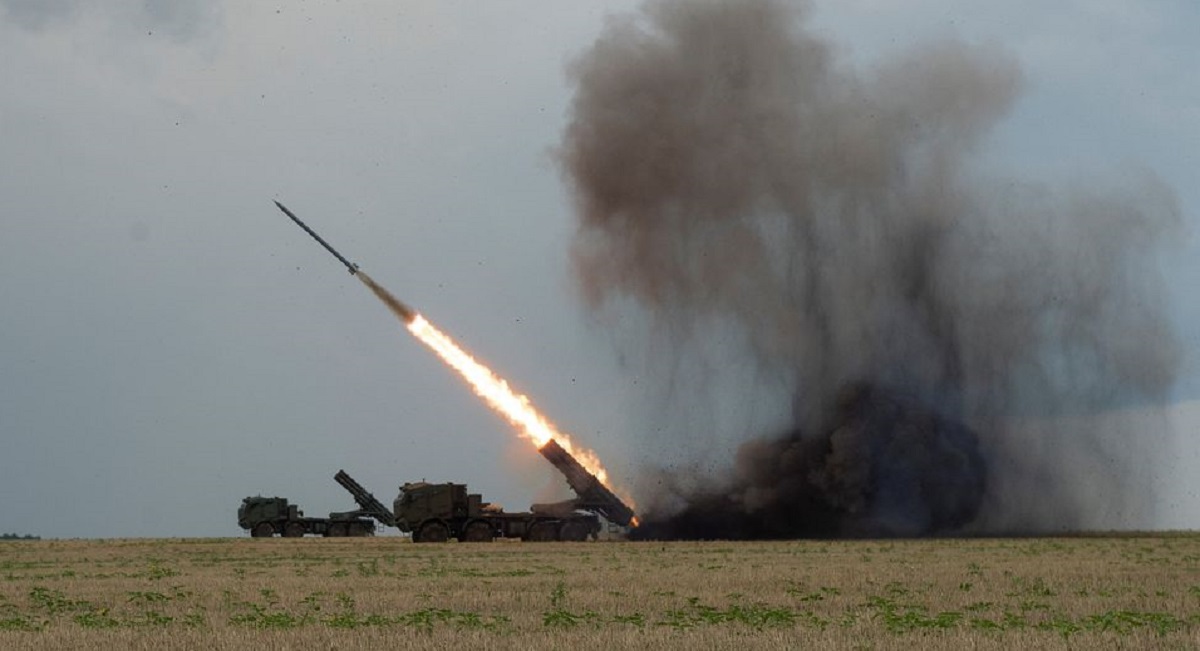 Generalstaben visade video av gemensamma missiluppskjutningar från ukrainska Uragan och Bureviy multipelraket-system