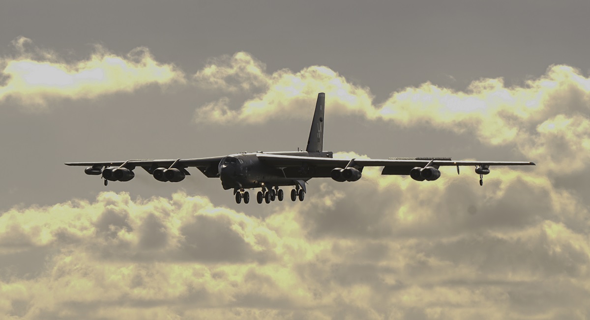 US Air Force påbörjar en uppgradering av B-52H Stratofortress kärnvapenbombare för 2,8 miljarder USD - första flygplanet att få ny radar