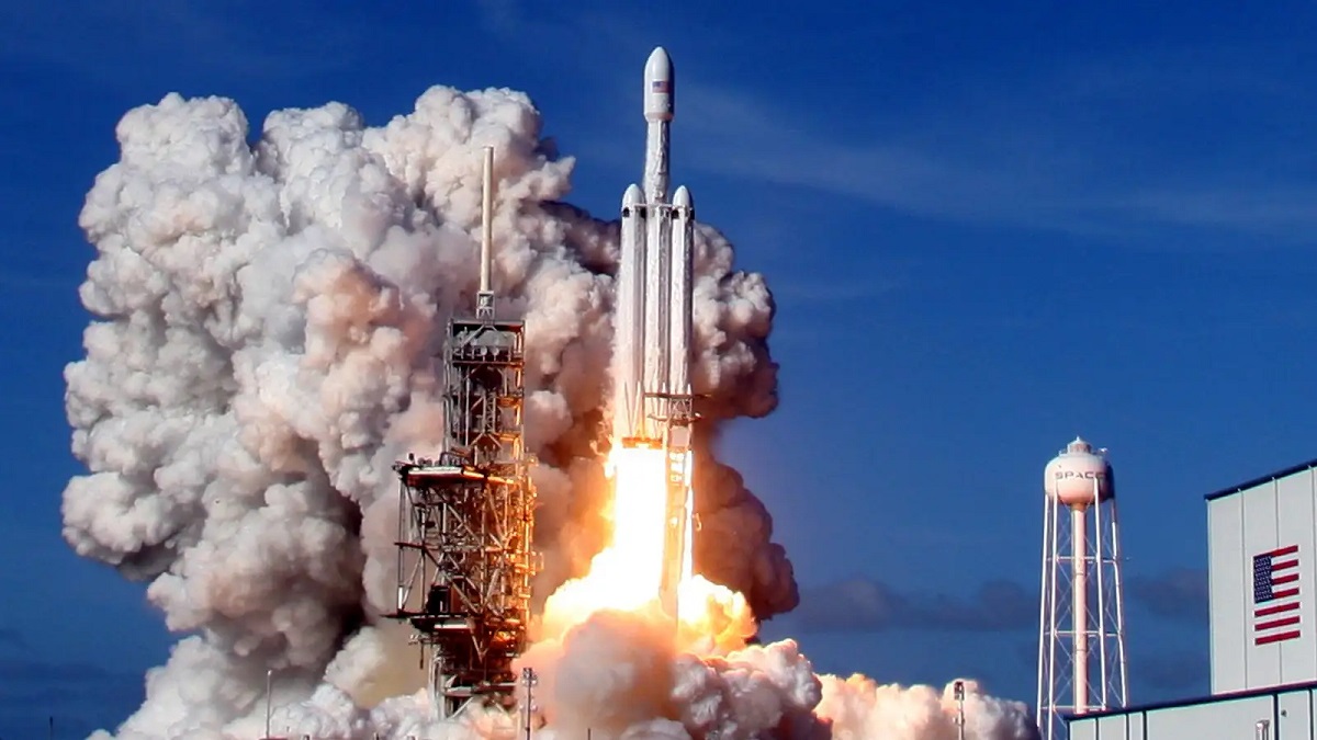 SpaceX lyckades vända till vinst för första gången på två år - rymdföretaget gick plus med 55 miljoner dollar på intäkter på 1,5 miljarder dollar