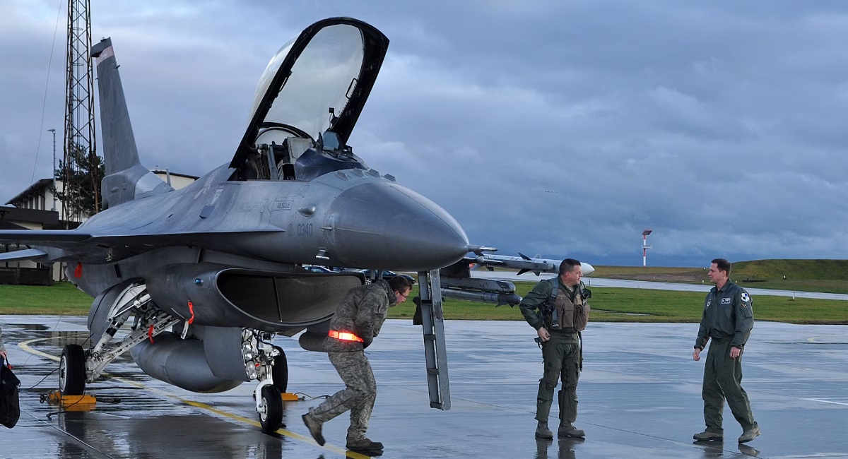 Ukrainska piloter kan utbildas på amerikanska fjärde generationens F-16 Fighting Falcon-jaktplan på 3-9 månader