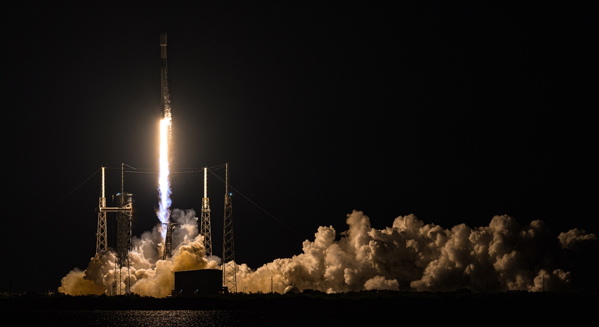 SpaceX skjuter upp Starlink-internetsatelliter i omloppsbana - Falcon 9-raketens första steg har genomfört sin 17:e flygning