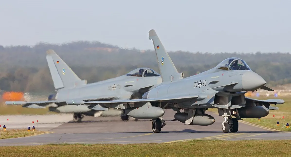 Tyskland har ännu inte beslutat om man ska fortsätta köpa stridsflygplan av typen Eurofighter Typhoon Trance 5