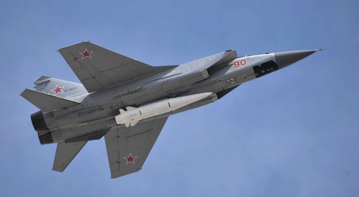 Ryssarna har placerat ut fjärde generationens MiG-31K jaktplan på Krim som kan avfyra Kh-47M2 pseudo-hypersonliga missiler